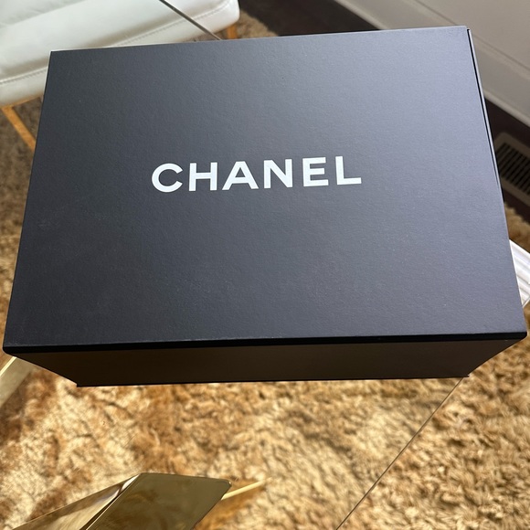 CHANEL Black Pumps With Pearls - Picture 8 of 9